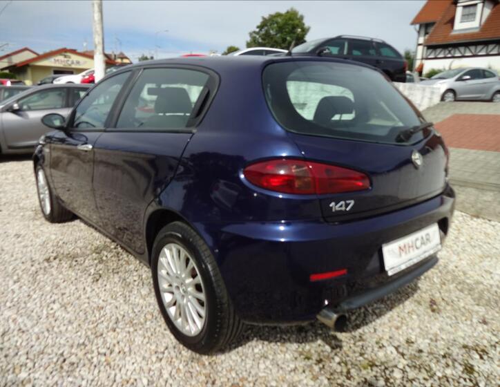 Alfa Romeo 147 5