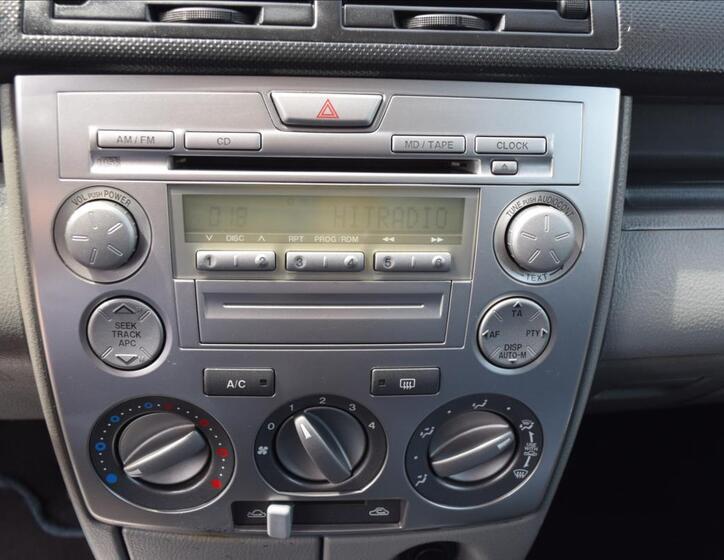 Mazda 2 37