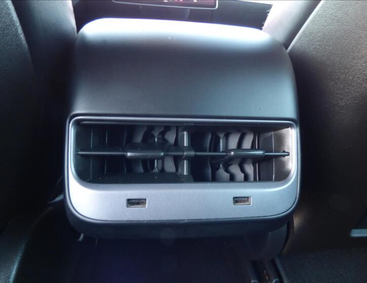 Tesla Model 3 40