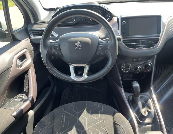 Peugeot 2008 13