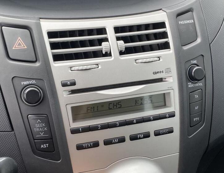 Toyota Yaris 15
