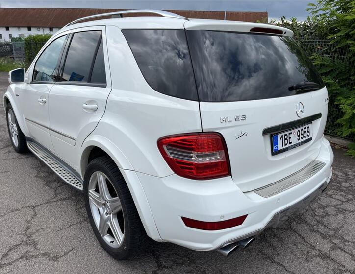 Mercedes-Benz Třídy M 8