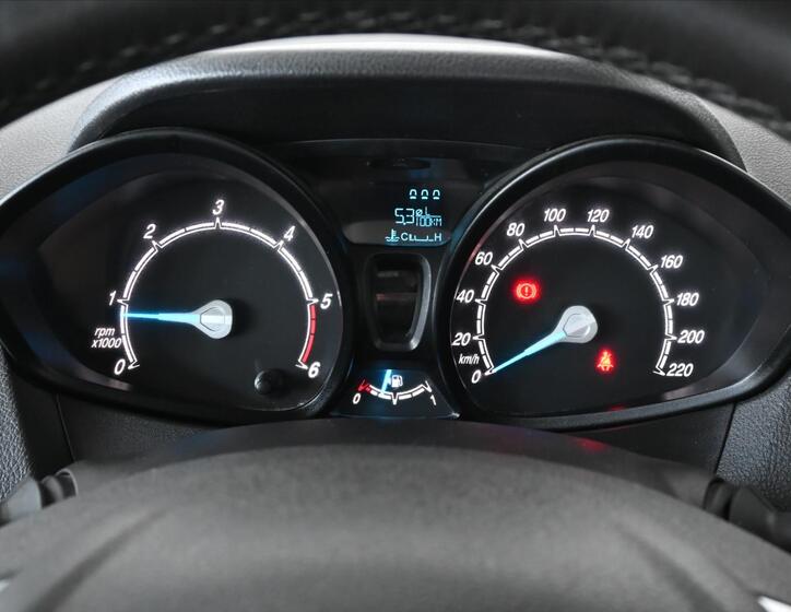 Ford Tourneo Courier 13