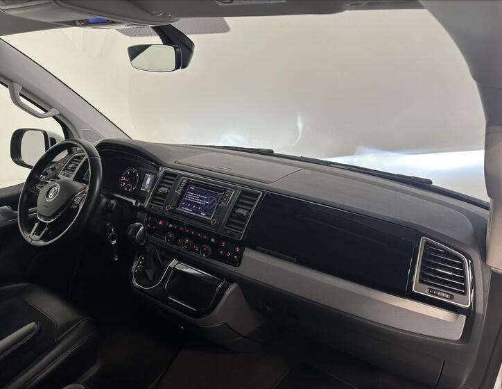 Volkswagen Multivan 21