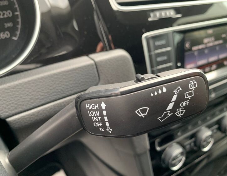 Volkswagen Golf 10