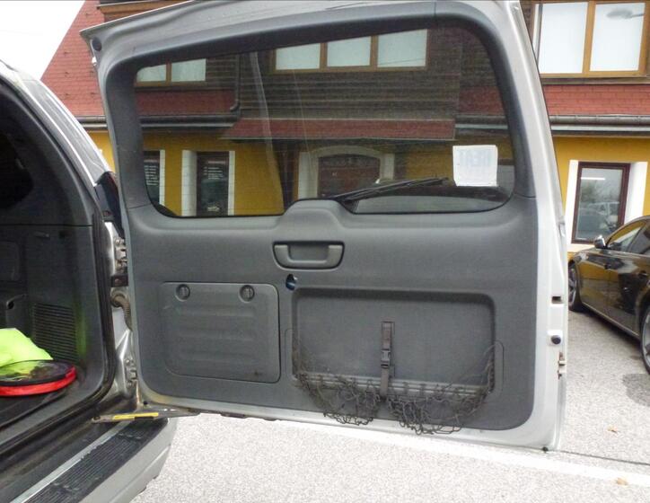 Toyota Land Cruiser 21