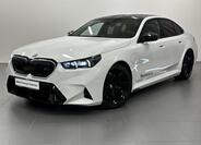 BMW M5 1