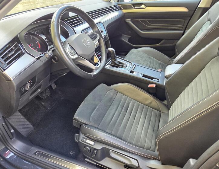 Volkswagen Passat 9