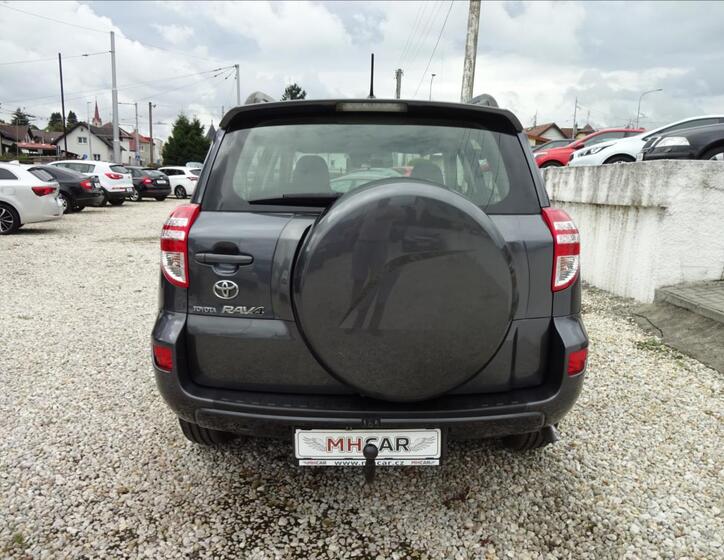 Toyota RAV4 6