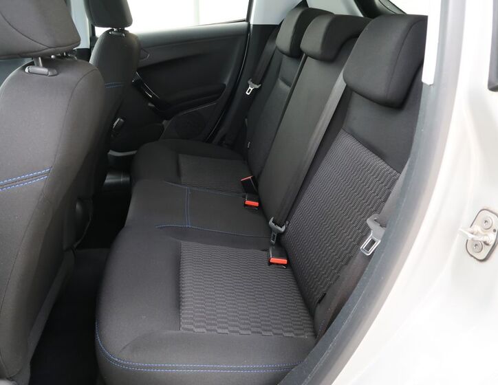 Peugeot 208 24