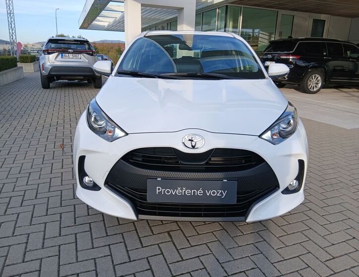 Toyota Yaris 8