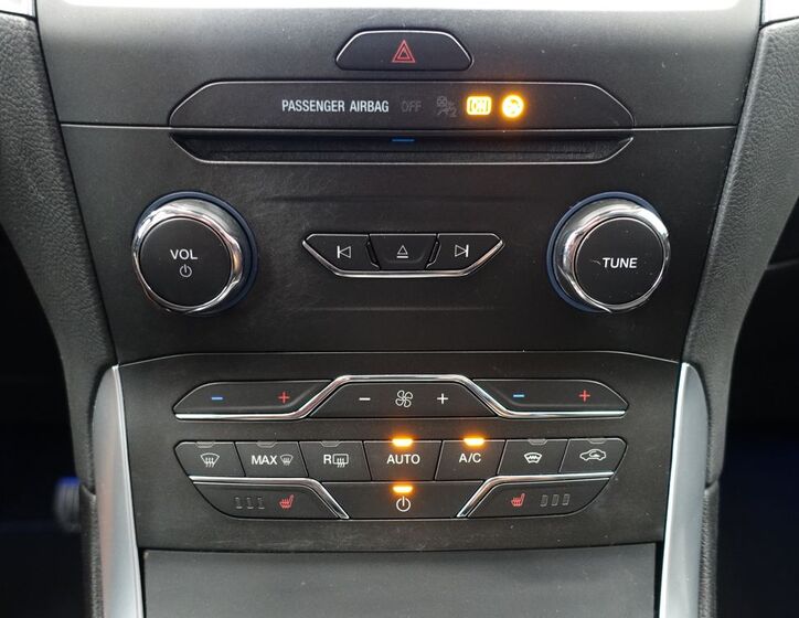 Ford Galaxy 16