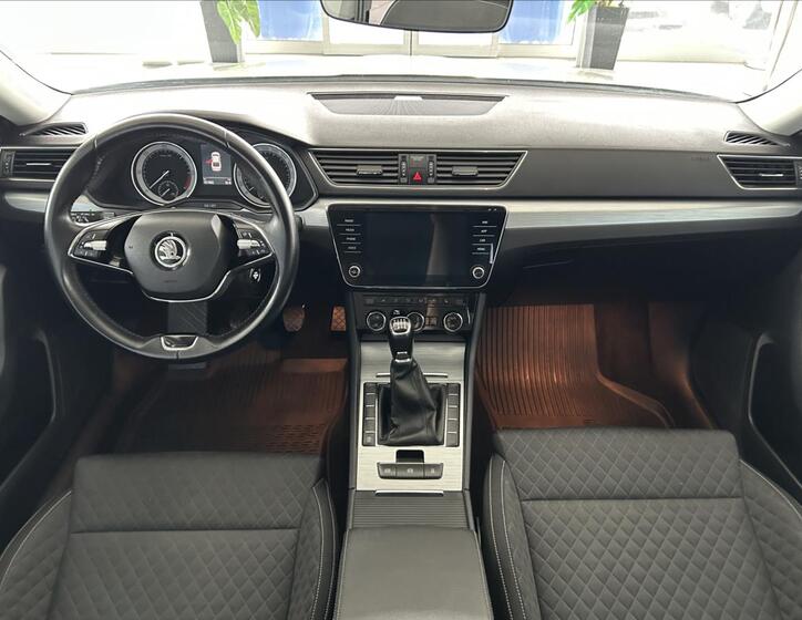 Škoda Superb 8