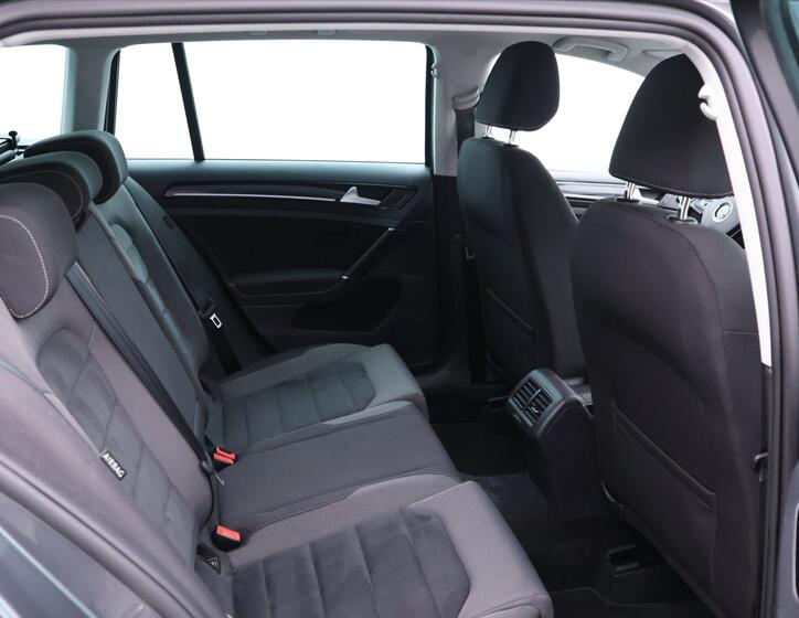 Volkswagen Golf 13