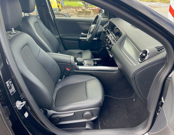 Mercedes-Benz GLA 10