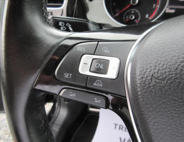 Volkswagen Golf 10