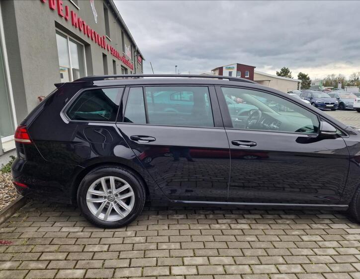 Volkswagen Golf 42