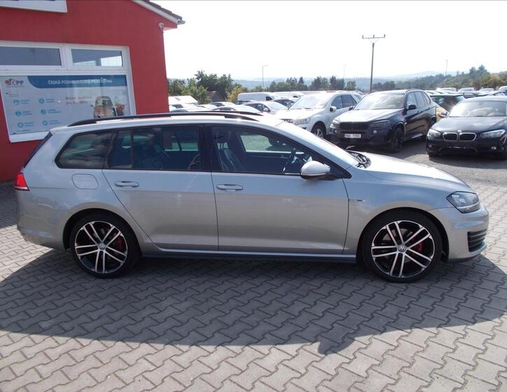 Volkswagen Golf 8