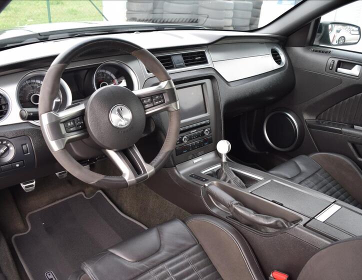 Ford Mustang 17