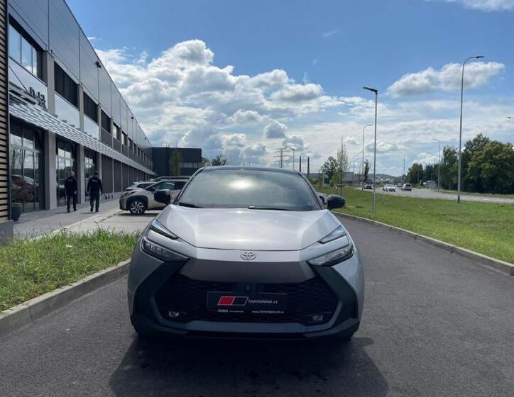 Toyota C-HR 2