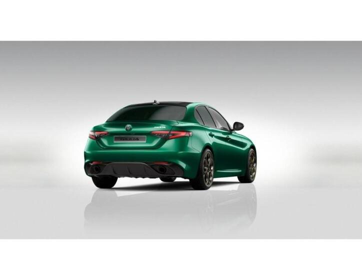 Alfa Romeo Giulia 4