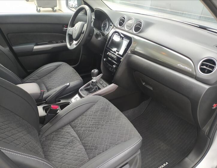 Suzuki Vitara 7