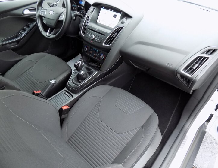 Ford Focus 16