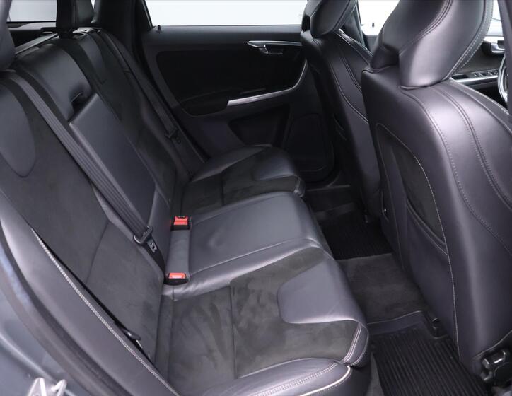 Volvo XC60 14