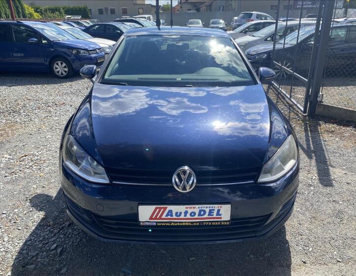 Volkswagen Golf 11