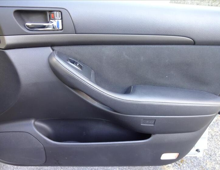 Toyota Avensis 29