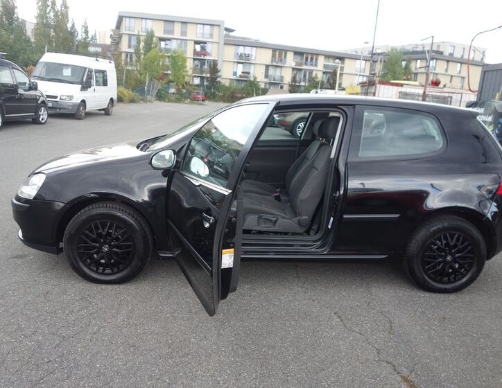 Volkswagen Golf 16