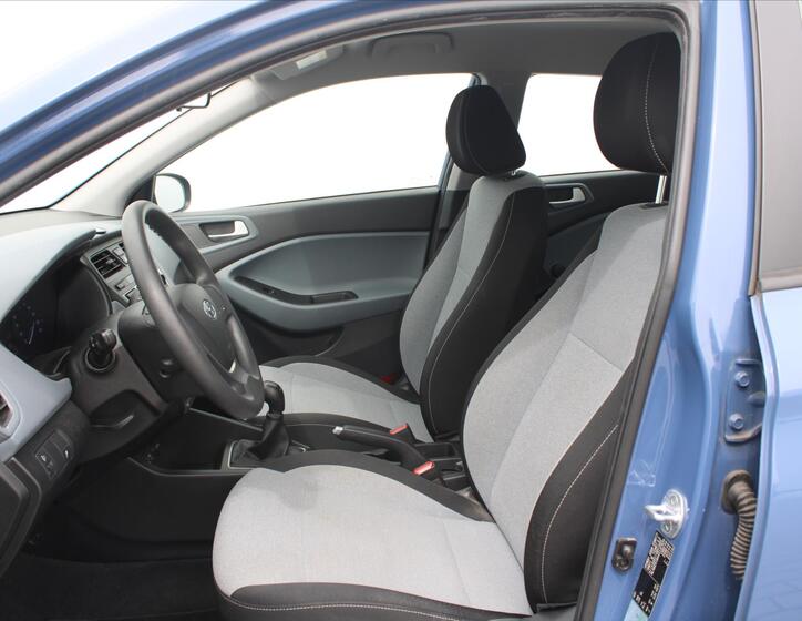 Hyundai i20 9