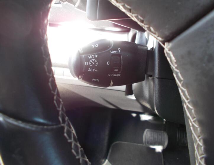 Peugeot Traveller 32