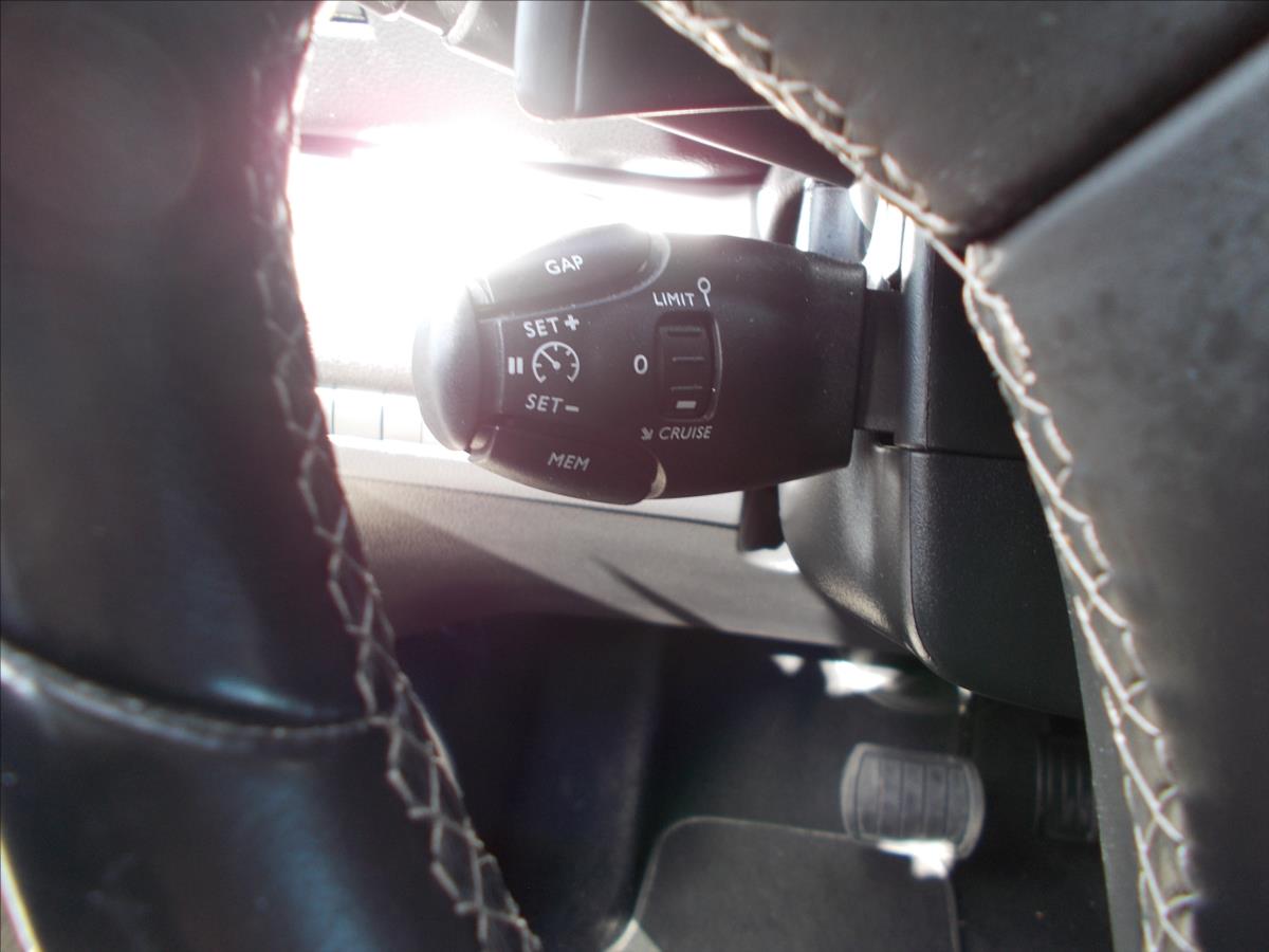 Peugeot Traveller