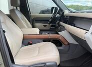 Land Rover Defender 10