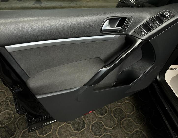 Volkswagen Tiguan 14
