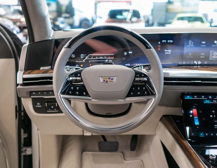 Cadillac Escalade 21