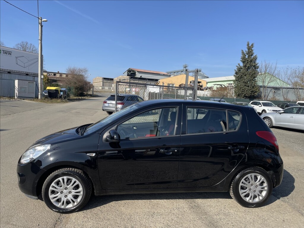 Hyundai i20 9