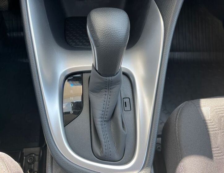 Toyota Yaris 24