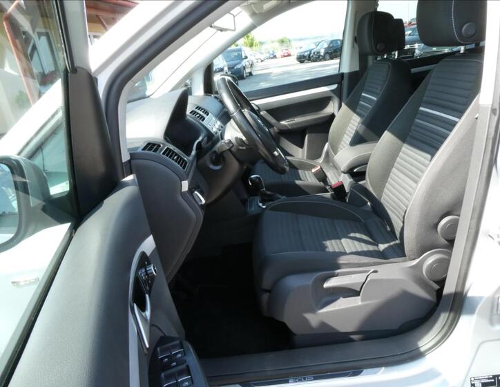 Volkswagen Touran 19