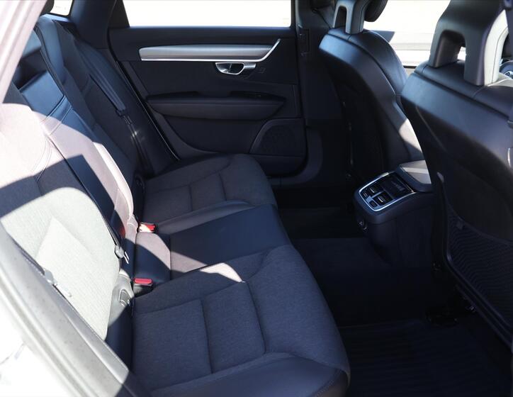 Volvo S90 12