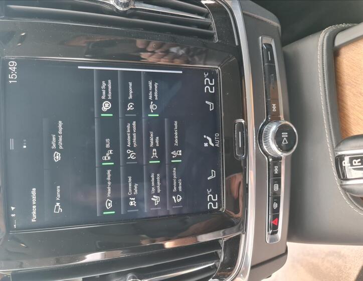Volvo V90 31