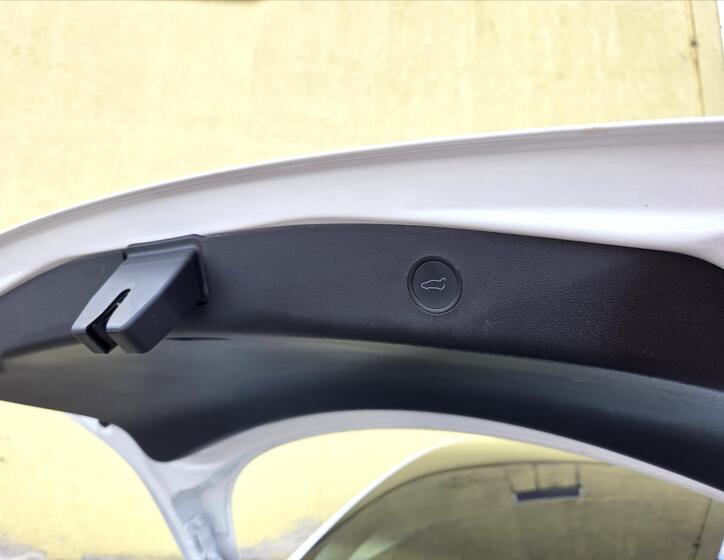 Tesla Model 3 12