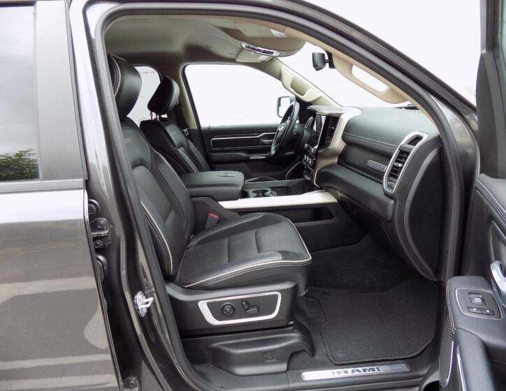 Dodge RAM 1500 15