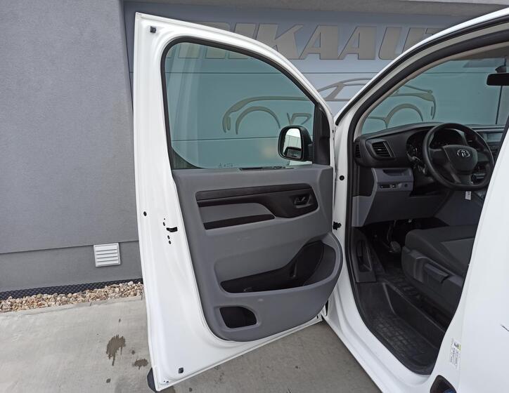 Toyota ProAce 23