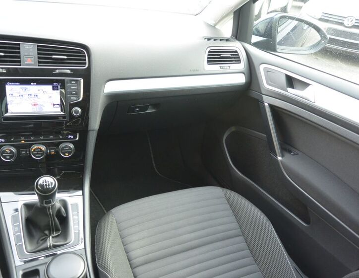 Volkswagen Golf 13