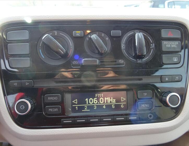 Volkswagen up! 17