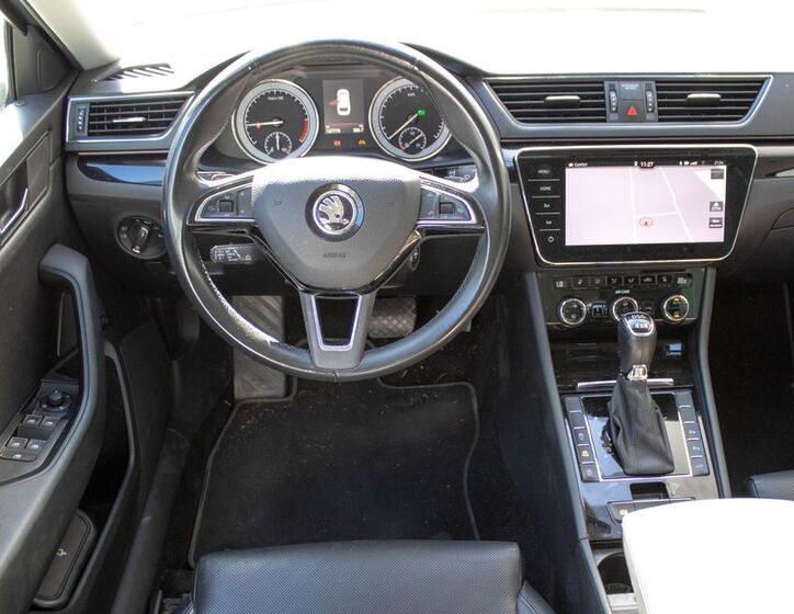 Škoda Superb 9