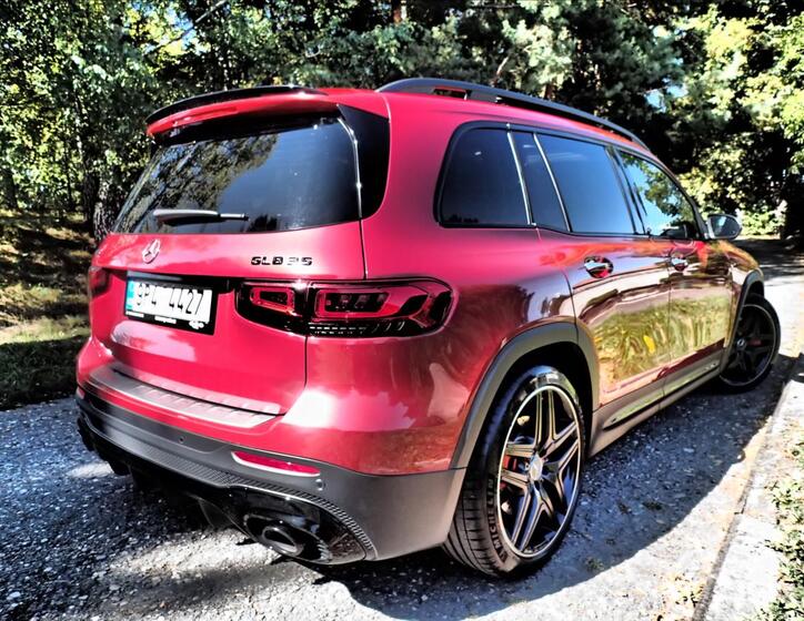 Mercedes-Benz GLB 4