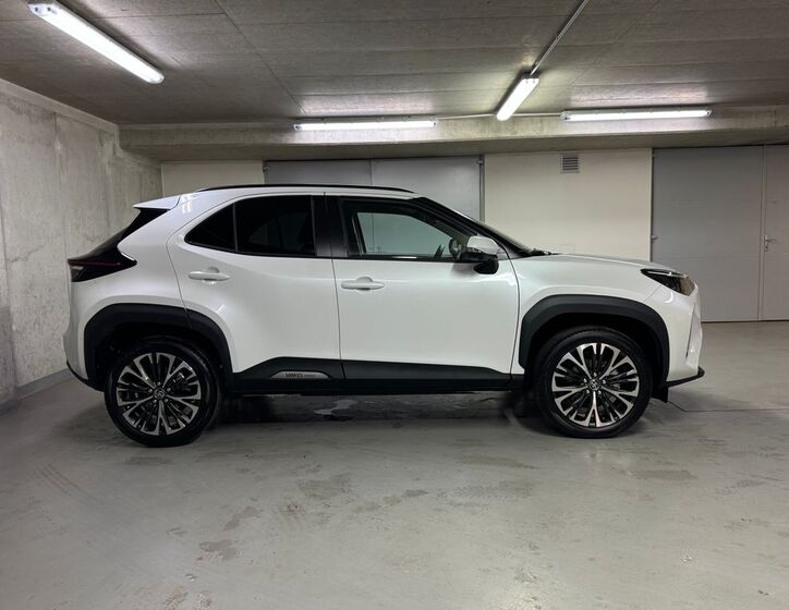 Toyota Yaris Cross 4